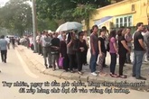 Hàng nghìn người xếp hàng chờ viếng Đại tướng Hàng nghìn người xếp hàng chờ viếng Đại tướng